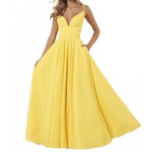 NEW STUDIO 17 women's prom dress in bright yellow